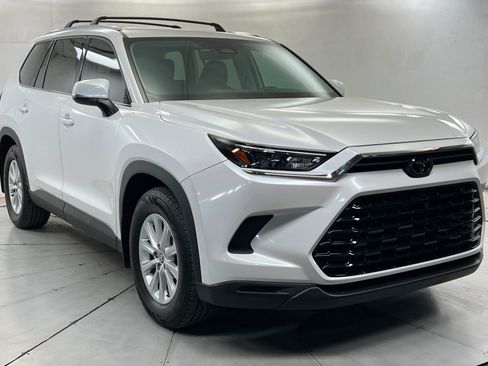 Used 2024 Toyota Grand Highlander AWD Hybrid image 8