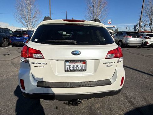 Used 2014 Subaru Outback 2.5i Premium image 5