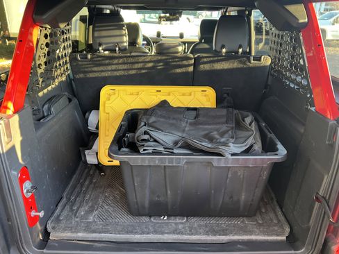 Used 2023 Ford Bronco Wildtrak image 32