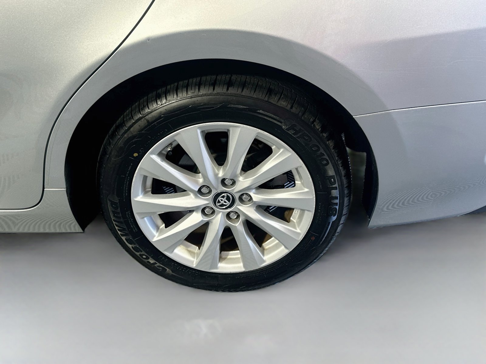 Used 2018 Toyota Camry LE FWD image 28