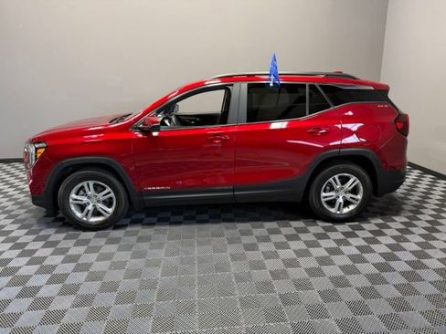 Used 2023 GMC Terrain SLE w/ Driver Convenience Package FWD image 6