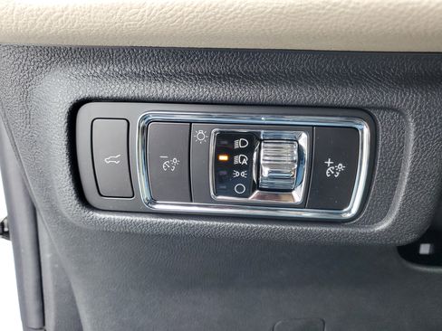 New 2026 Lincoln Corsair Premiere image 14