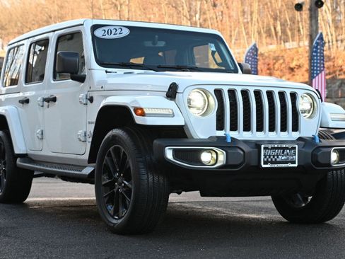 Used 2022 Jeep Wrangler Unlimited Sahara w/ Cold Weather Group image 10