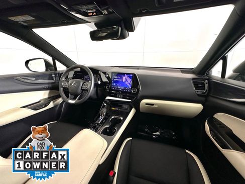 Used 2024 Lexus NX 250 FWD w/ Premium Package image 2