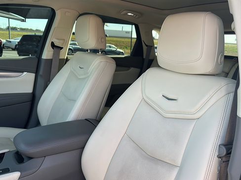 Used 2019 Cadillac XT5 Luxury image 14