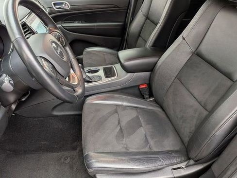 Used 2022 Jeep Grand Cherokee Laredo X AWD/4WD image 18