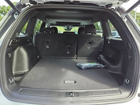 New 2024 Jeep Grand Cherokee Laredo X w/ Luxury Tech Group I RWD image 13