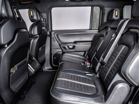 Used 2024 Rivian R1S Adventure AWD/4WD image 19