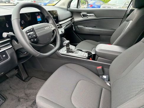 New 2026 Kia Sportage LX FWD image 18