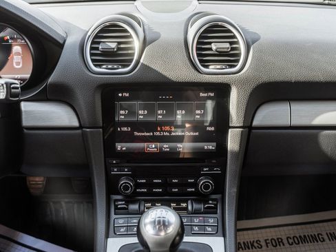 Used 2018 Porsche 718 Cayman Base image 15