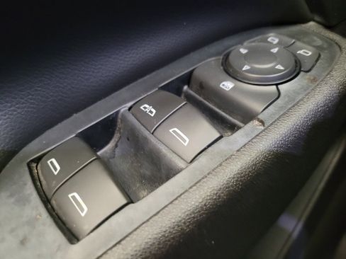 Used 2018 Chevrolet Equinox LT FWD image 27