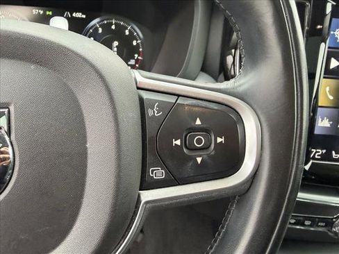 Used 2018 Volvo XC60 T5 Momentum w/ Convenience Package image 17
