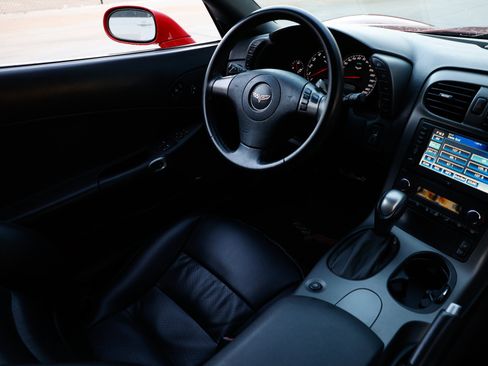 Used 2007 Chevrolet Corvette Convertible w/ Preferred Equipment Group image 16