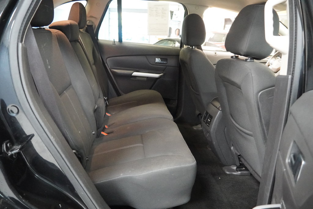 Used 2014 Ford Edge SE FWD image 29