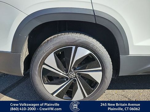 Certified 2023 Volkswagen Taos SE image 11