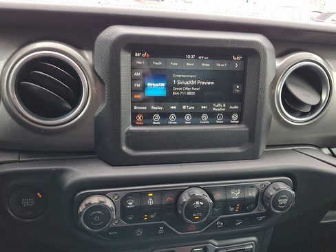 Used 2018 Jeep Wrangler Unlimited Sahara w/ Safety Group image 16