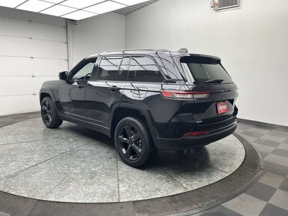 Used 2022 Jeep Grand Cherokee Altitude