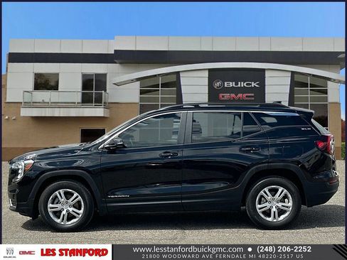 Used 2023 GMC Terrain SLE w/ Driver Convenience Package FWD image 2
