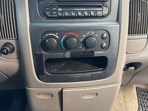 Used 2005 Dodge Ram 1500 Truck SLT image 14