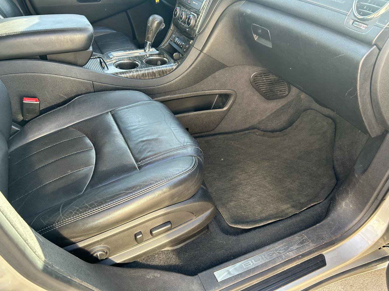 Used 2013 Buick Enclave Leather FWD image 12