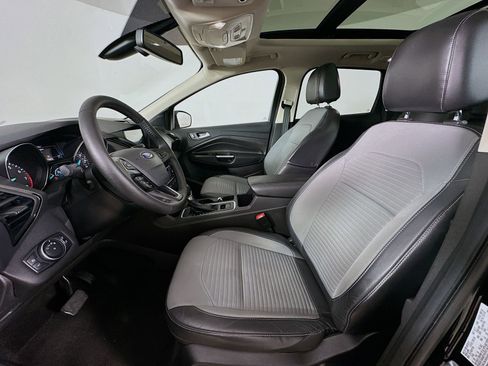 Used 2017 Ford Escape Titanium AWD/4WD image 34