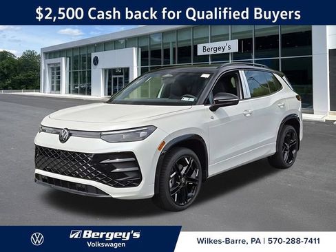 New 2026 Volkswagen Tiguan SE R-Line AWD/4WD image 1