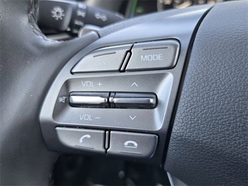 Certified 2022 Hyundai Ioniq SE image 25