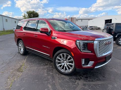 Used 2023 GMC Yukon Denali w/ Denali Reserve Package AWD/4WD image 1