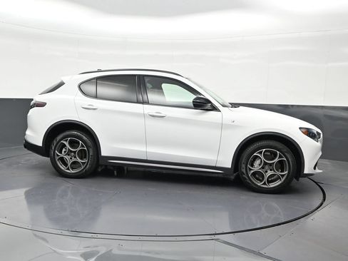 Used 2024 Alfa Romeo Stelvio Ti AWD/4WD image 7