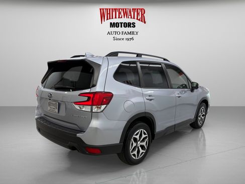 Used 2021 Subaru Forester Premium w/ Popular Package #1 AWD/4WD image 4