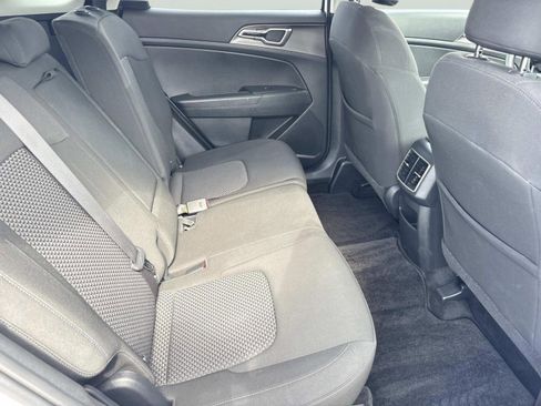 Used 2024 Kia Sportage LX AWD/4WD image 17