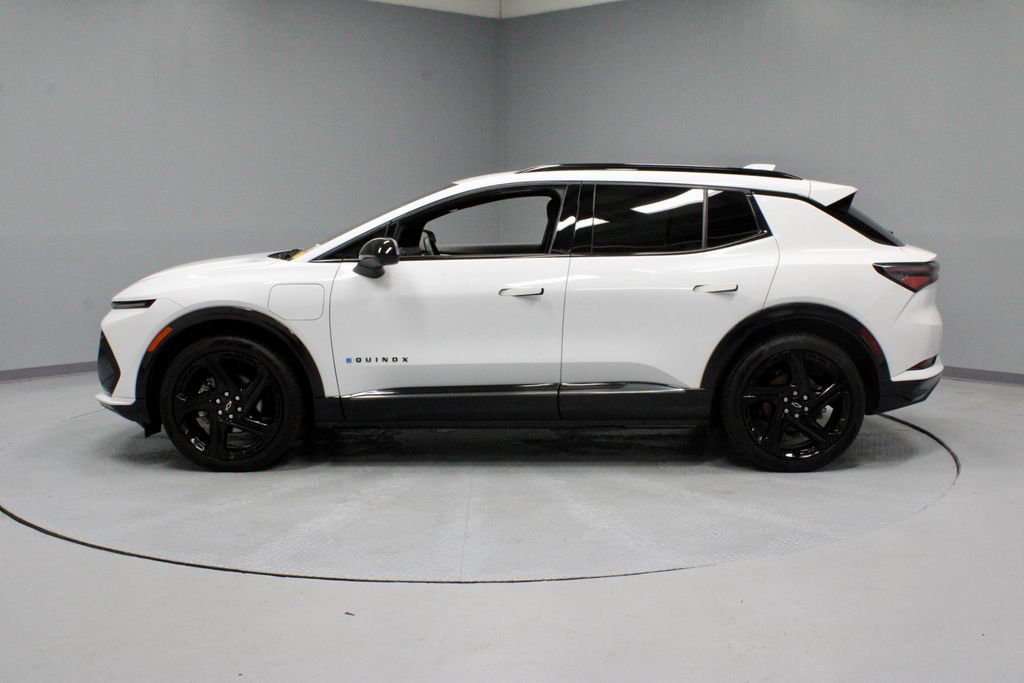 Used 2024 Chevrolet Equinox EV RS FWD image 8