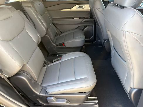 New 2026 Ford Explorer Active w/ Active Comfort Package image 13