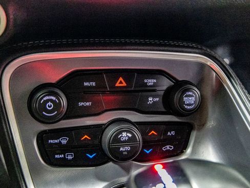 Used 2019 Dodge Challenger SXT w/ Blacktop Package RWD image 21