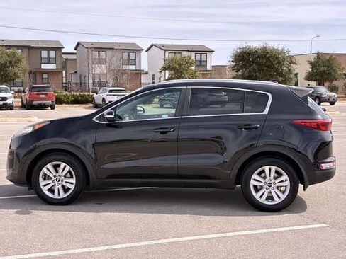 Used 2018 Kia Sportage LX w/ LX Technology Package FWD image 3