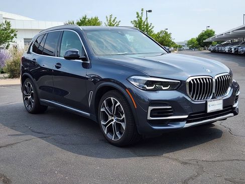 Used 2022 BMW X5 xDrive45e w/ Climate Comfort Package AWD/4WD image 4