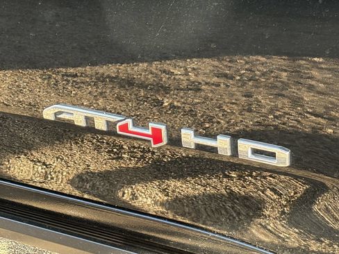 Used 2025 GMC Sierra 3500 AT4 w/ AT4 Premium Plus Package AWD/4WD image 9