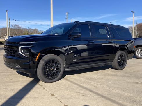 New 2025 Chevrolet Suburban RST w/ Advanced Technology Package image 1
