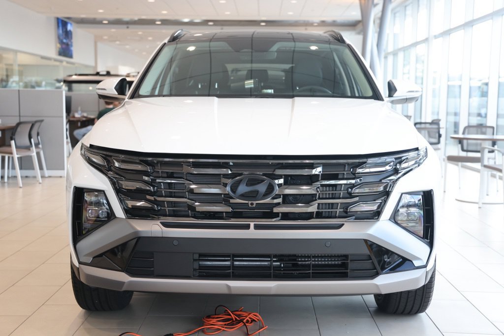 New 2026 Hyundai Tucson Limited AWD/4WD image 2