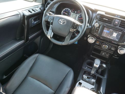 Used 2017 Toyota 4Runner TRD Off-Road Premium AWD/4WD image 9