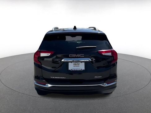 Used 2024 GMC Terrain SLT AWD/4WD image 10