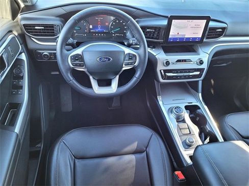 Certified 2022 Ford Explorer XLT w/ Equipment Group 202A image 9