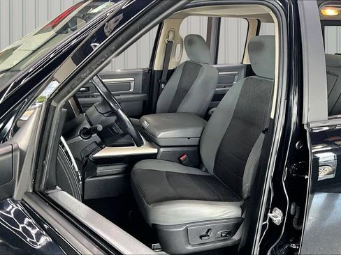 Used 2019 RAM 1500 Classic SLT AWD/4WD image 20