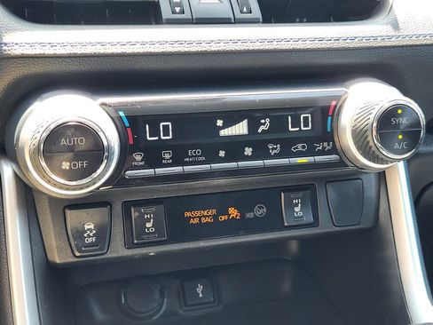 Used 2022 Toyota RAV4 XSE w/ XSE Grade Weather Package AWD/4WD image 23