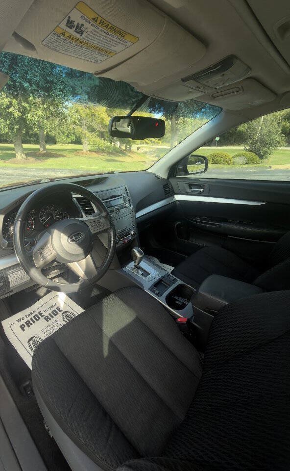 Used 2011 Subaru Legacy 2.5i Premium AWD/4WD image 5