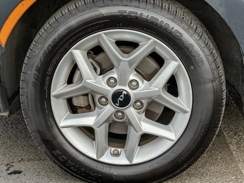 Used 2024 Kia Soul LX w/ Option Group 015 image 25