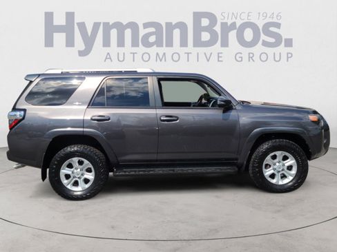 Used 2018 Toyota 4Runner SR5 Premium AWD/4WD image 2