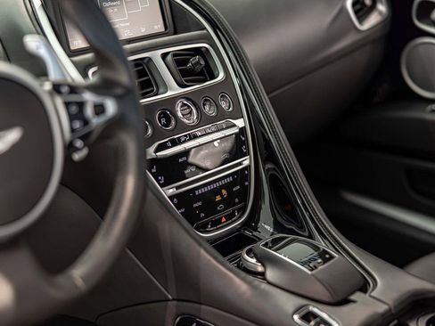 Used 2020 Aston Martin DB11 Coupe image 19