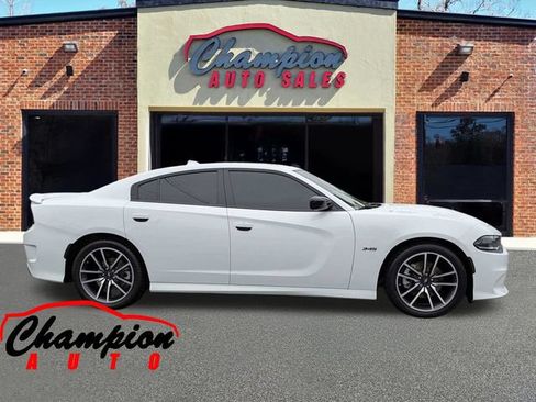 Used 2023 Dodge Charger R/T w/ Harman/Kardon Audio Group RWD image 3