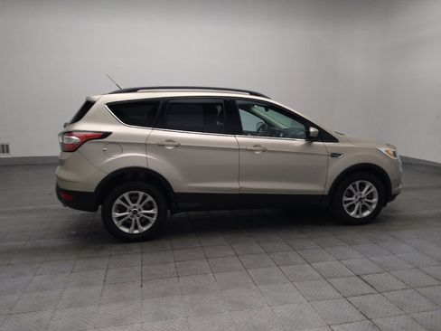 Used 2017 Ford Escape SE w/ Equipment Group 201A FWD image 10